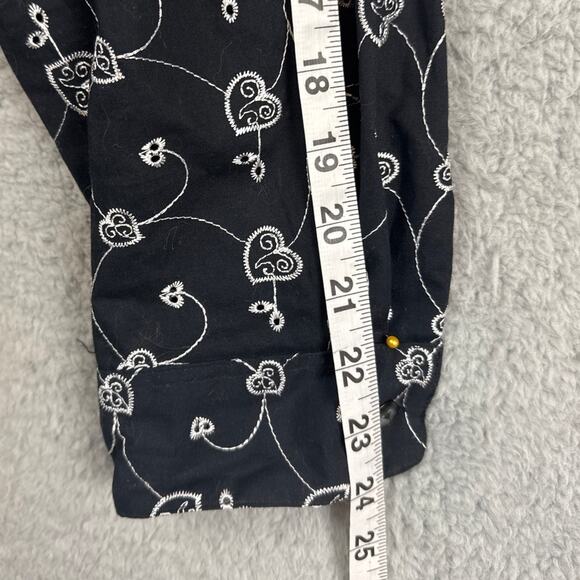 Foxcroft Women’s Button Up Shirt Black Eyelet Embroidered Hearts Plus Size 14 - Picture 5 of 8